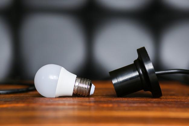 4 formas de diminuir a conta de luz da sua casa